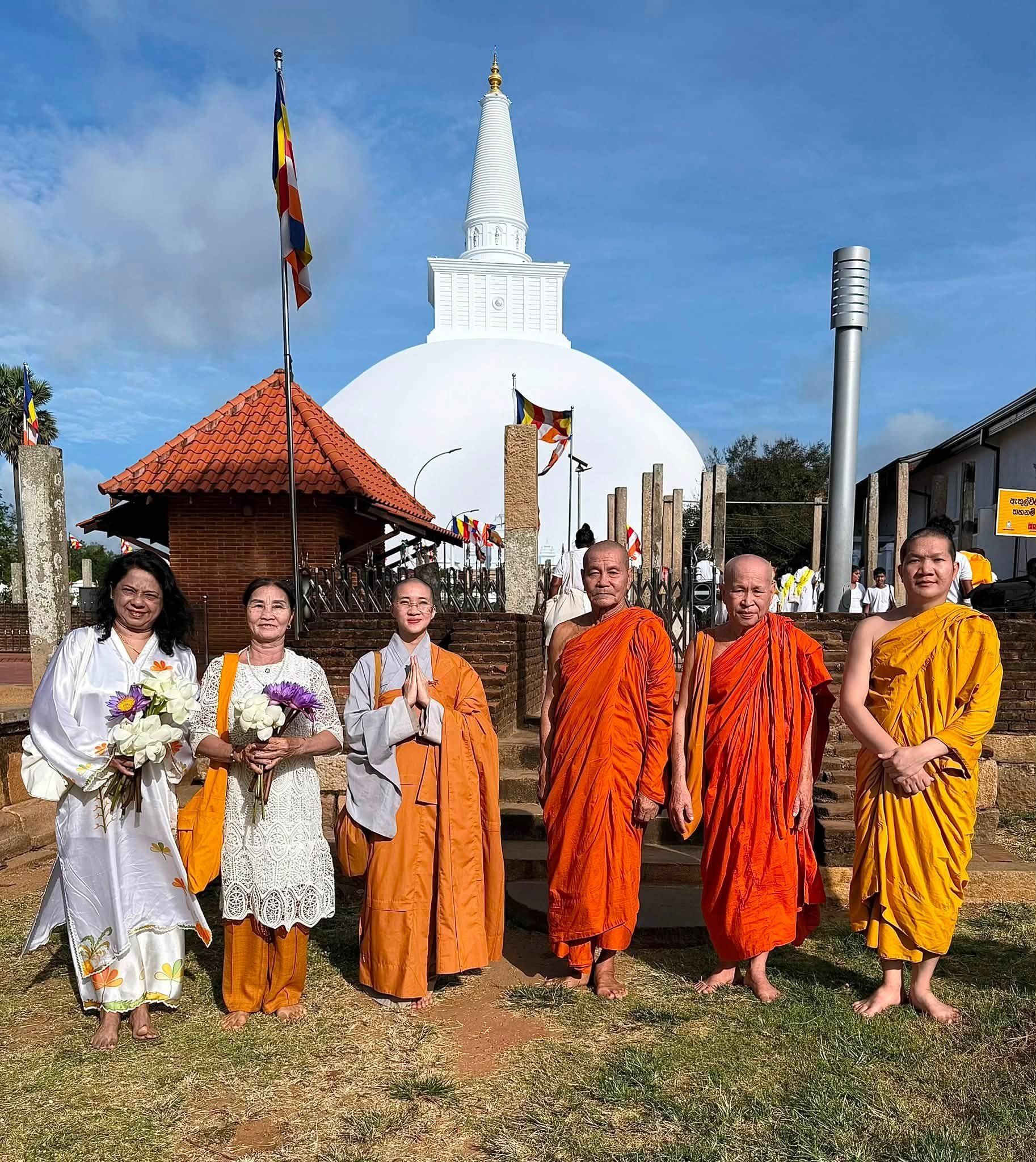 Phái Đoàn Chùa Linh Phú Chiêm Bái Thánh Tích Phật Giáo Tại Anuradhapura, Sri Lanka
