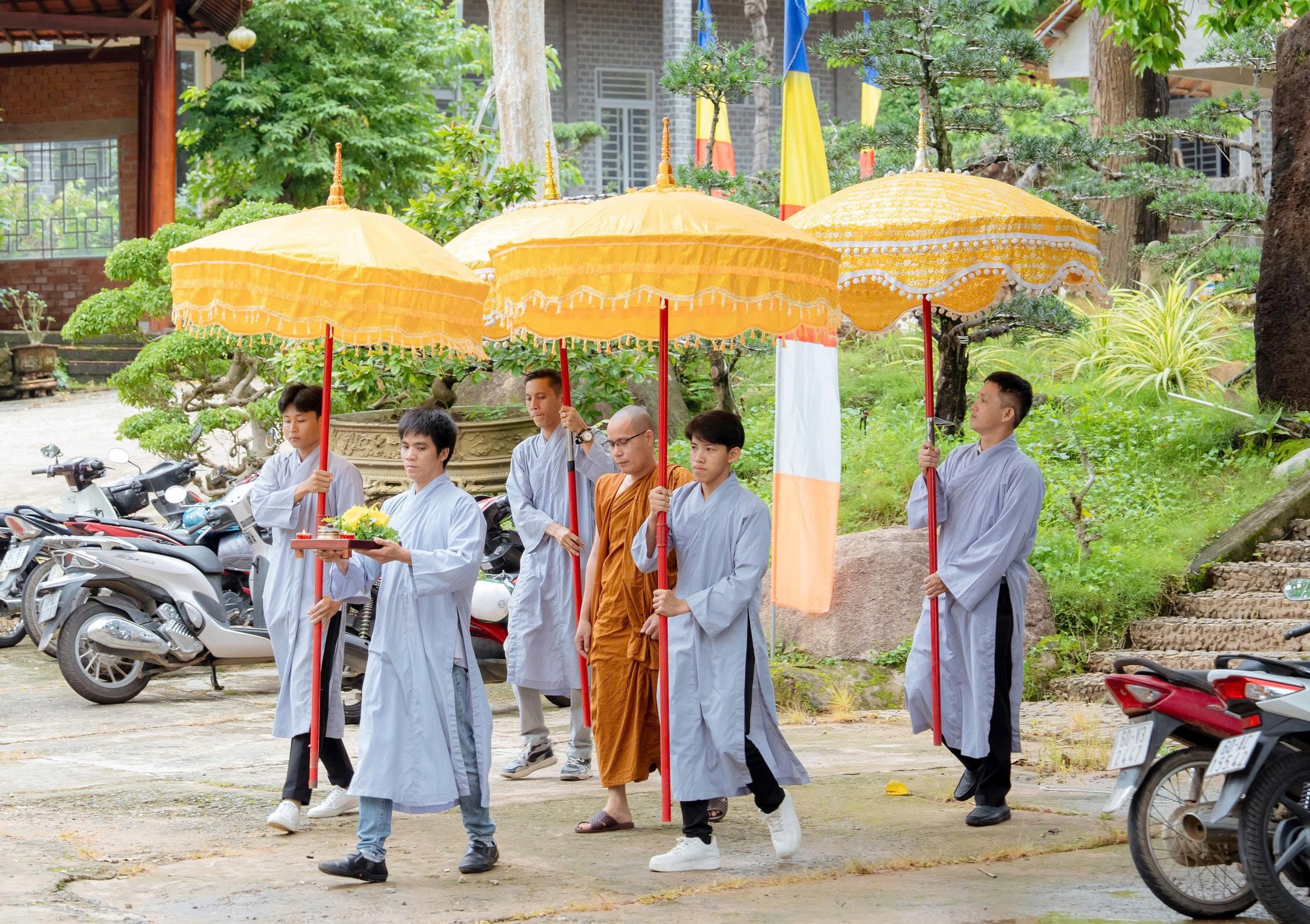 Chùa Linh Phú Trang Nghiêm Tổ Chức Lễ Dâng Y An Cư Và Lễ Xuất Gia Sa-Di