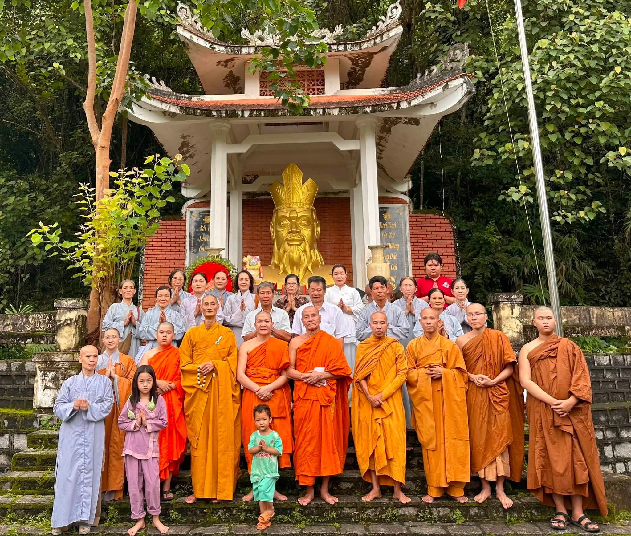 Chùa Linh Phú Trang Nghiêm Dâng Hương, Tụng Kinh Kỳ Siêu Tưởng Niệm Các Anh Hùng Liệt Sĩ